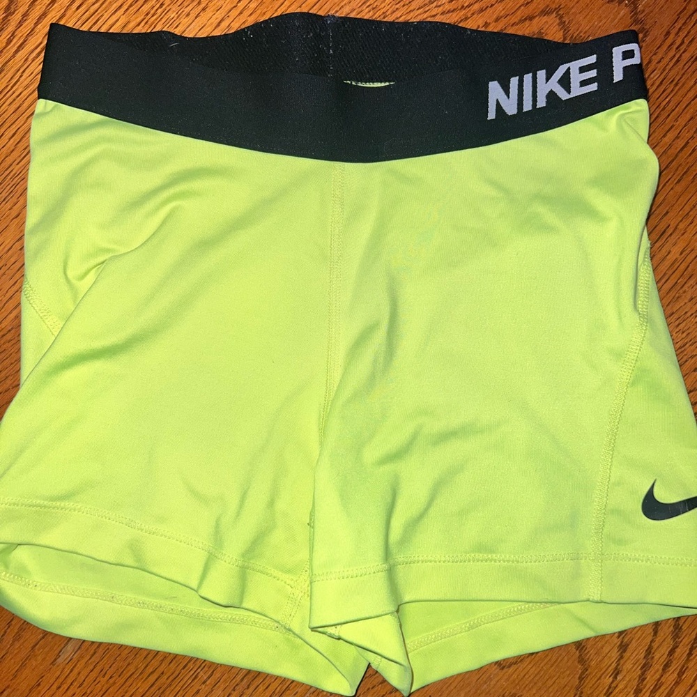 Nike Pros Women's Bright Lime Bike Shorts
